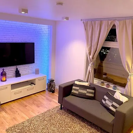 With One Bedroom In With Wonderful Sea View And Wifi 4 Km From The Beach 特罗姆瑟